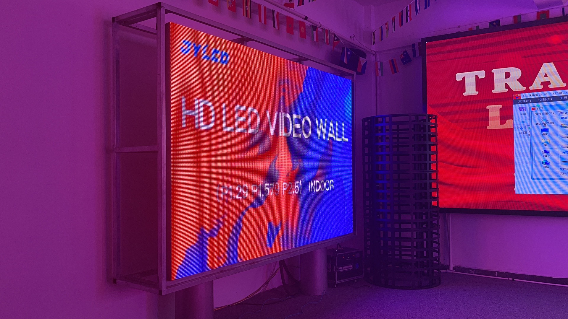 The use of LED video wall in the activity display area.